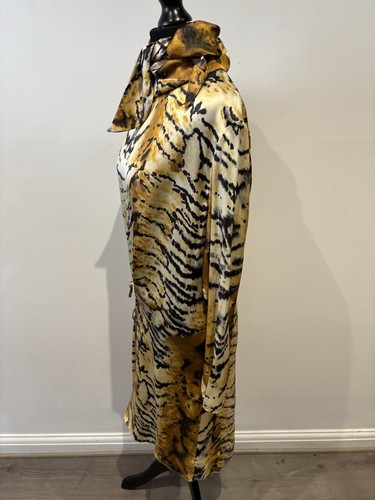 VESTIDO CRUZADO SATINADO ESTAMPADO ANIMAL ZARA ~ TALLA M - BLOGGERS FAV NUEVO CON ETIQUETAS - Imagen 5 de 12