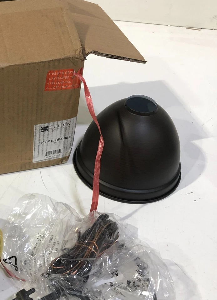 Mini colgante (cadena) Golden Lighting Duncan de bronce frotado de 1 luz Foto 3 de 3