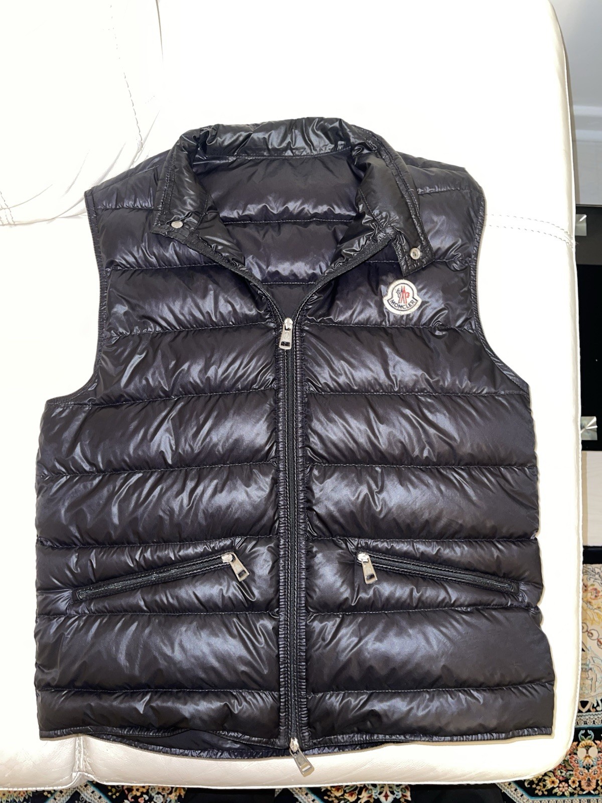Black moncler gui gilet