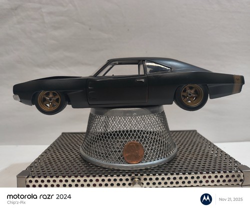 Dodge Charger 1968 de carrocería ancha negro Jada 1:24 Fast & Furious Dom's - Imagen 2 de 9