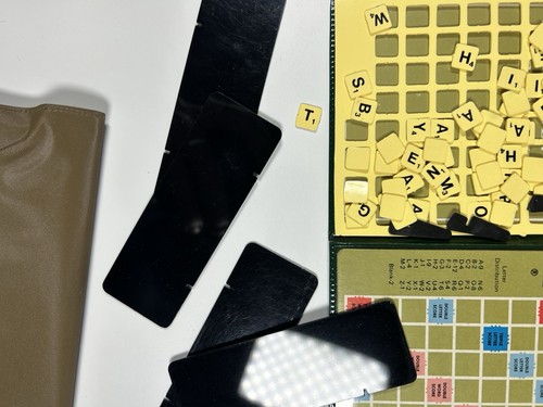 1981 SPEAR'S GAMES SCRABBLE POCKET EDITION (NON MAGNET) missing odd parts - Picture 8 of 8