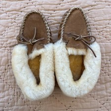 L.L. Bean Moccasin Laced Chestnut Brown Slippers Sherpa Lining, Women  s Size 6