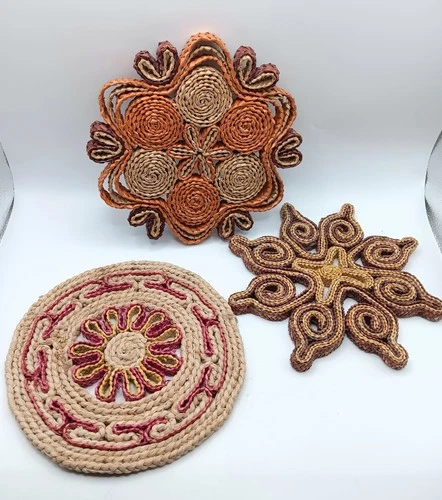 Vtg Cottagecore Woven Straw Trivet Set 3 Boho Chic Hot Pad Flower Coaster Retro - product listing photo
