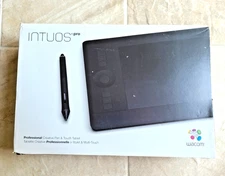 Wacom Intuos Pro Small Graphic Drawing  Wireless Tablet + Cord Pen PTH-451 Used