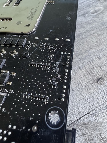 ASUS PRO WS W790E-SAGE SE Intel W790 LGA DAMAGED FOR PARTS ONLY - Bild 3 von 4