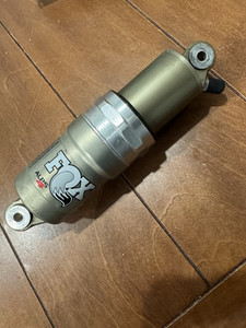 ☆FOX フォックス ALPS 4R リアサスペンション 美品(Yahoo ☆FOX フォックス ALPS 4R リアサスペンション 美品(Yahoo