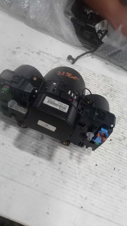 Used Speedometer Gauge fits: 2015 Porsche MACAN cluster MPH S model Grade A — 第 2/4 张图片