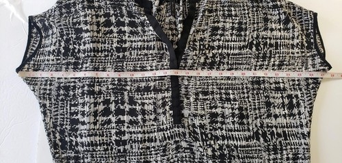 BCBGMAXAZRIA blusa donna nera bianca geometrica Dolman manica corta taglia XXS - Foto 4 di 6