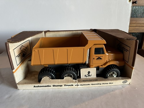 Ertl 1:16 Scale International Automatic Hydraulic Dump Truck w/Box Nice! - Picture 1 of 13
