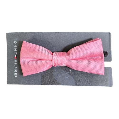 TOMMY HILFIGER Toddler & Little Boys Textured Pink Pre-Tied Silk Bow Tie NEW - Picture 2 of 3