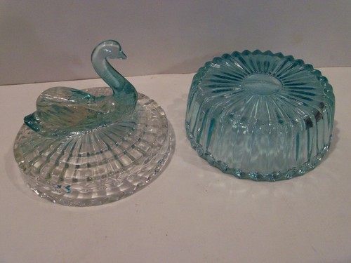 VINTAGE 1940'S JEANNETTE GLASS SWAN ICE BLUE AQUA CANDY, TRINKET DISH - Picture 4 of 9