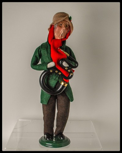 Byers Choice Caroler Man Playing The Serpent | 2005 | Signed | Excellent - Picture 2 of 9