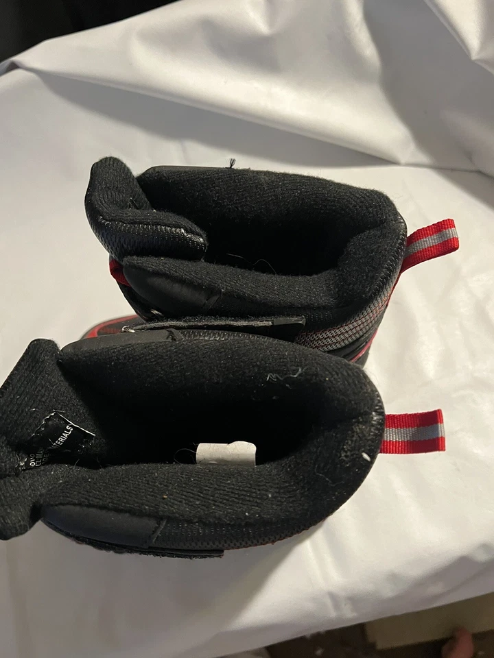NUEVOS TOTES NIÑOS NIÑO Silas Negro/Rojo/Plateado Botas de Invierno - Talla 1 Buen Estado Foto 4 de 4