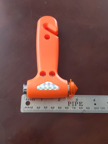 New 2 in 1 Car Safety Hammer Life Escape Emergency Hammer Window Glass Breaker - Picture 6 of 7