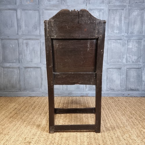 A 17th century wainscot chair. - Picture 7 of 8