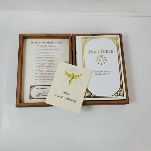 The Holy Bible Dove Of Peace King James Version In Wood Box White Bible MCMXCI - Picture 3 of 12