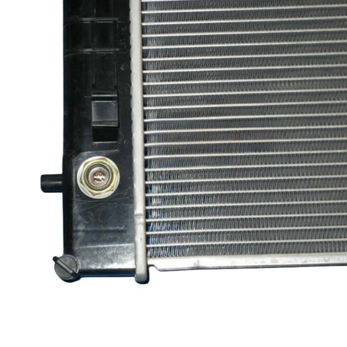Radiator for Holden VZ Commodore V6 2004 2005 2006 04 05 06 - Picture 6 of 7