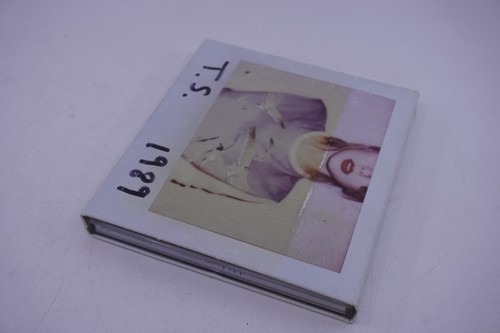 2014 Taylor Swift “1989” Album CD Case W/ Slip and Polaroids #27-39 TS (No CD) - Imagen 10 de 10