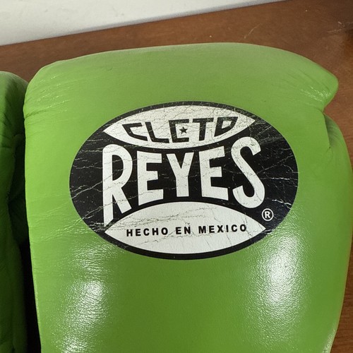 Cleto Reyes Boxing Gloves 16 oz Green - Picture 5 of 11