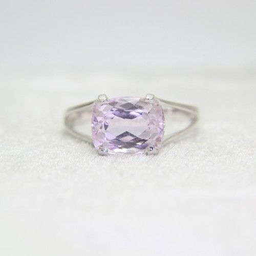 9ct White Gold Kunzite Ring Size 6 3/4 - N