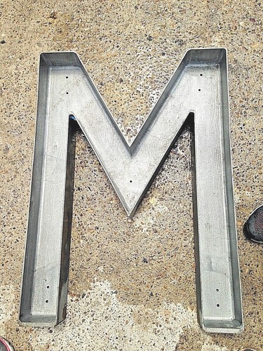 Geschäftsgebäude Innen Außen Schild Buchstabe M Aluminiumguss 30 cm - Bild 2 von 2