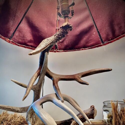 Deer Antler Lamp Made From Real Antlers - Picture 2 of 2