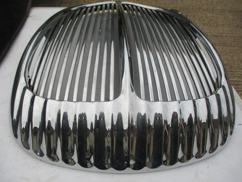 Daimler V8-250 1963-70 chrome grille - Picture 4 of 5