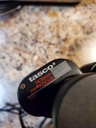 Vintage Tasco 7x35 Binoculars Zip Focus Optics & Case - Picture 2 of 9