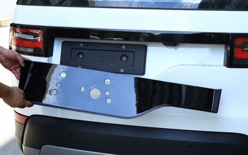 For Land Rover Discovery 5 2017-2020 Gloss Black Trunk Lid Tailgate License Trim - Picture 5 of 8