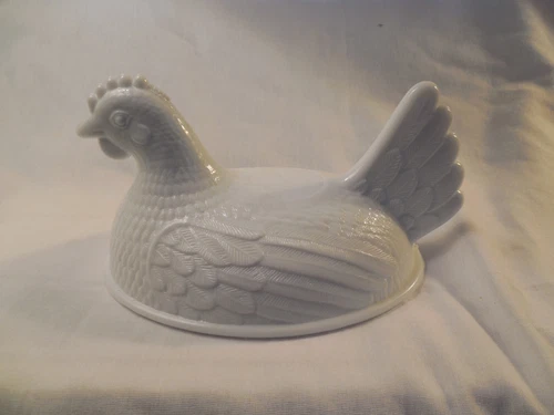 Vintage Indiana Glass milk glass Hen On A Nest Candy Dish lid only