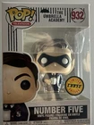 Funko Pop! Television Umbrella Academy Chase LE #932 Number Five & #934 Vanya