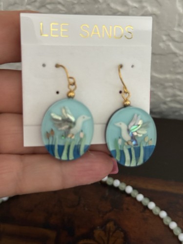 LEE SANDS Necklace Earrings Inlay Shell Turquoise Blues NIB - Picture 5 of 15