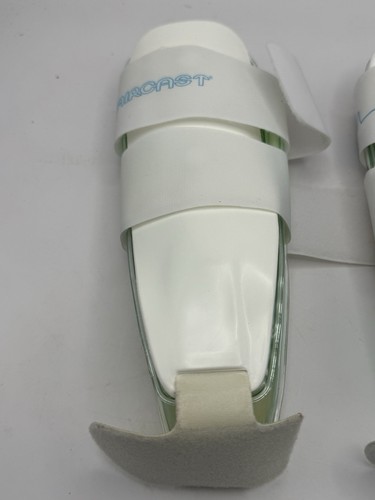 2 Count Air-Stirrup Aircast ankle brace. Standard Small Left. Used. - Picture 2 of 7