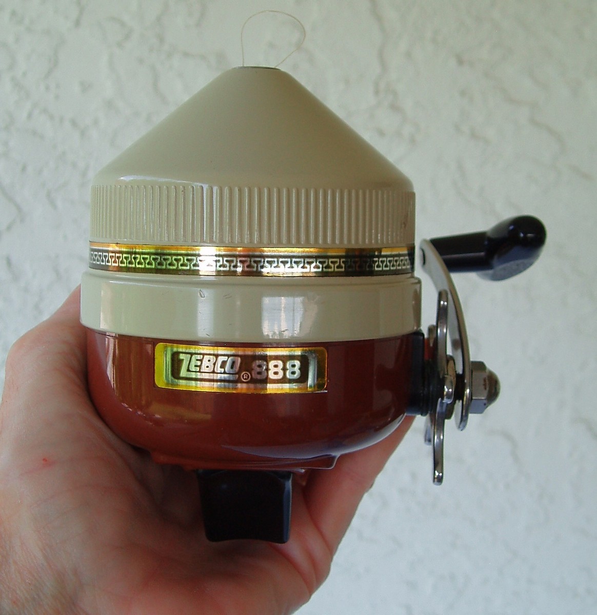 Zebco 888 Spin-Cast Plastic Fishing Reel Metal Foot Star Drag