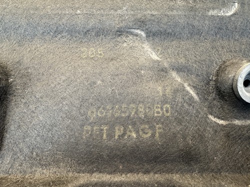 2014 Peugeot 2008 1.6 Diesel Engine Cover 9686598080  - Imagen 2 de 3