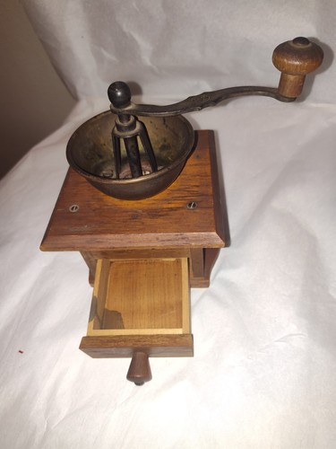 Vintage Kaffeemühle mit Handkurbel & Schublade - Bild 2 von 12
