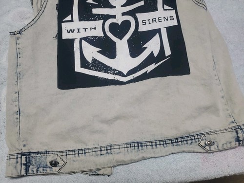 Sleeping with Sirens Denim Vest Adult Medium Acid Wash Rock Band With 2 Emo Pins - Picture 16 of 16
