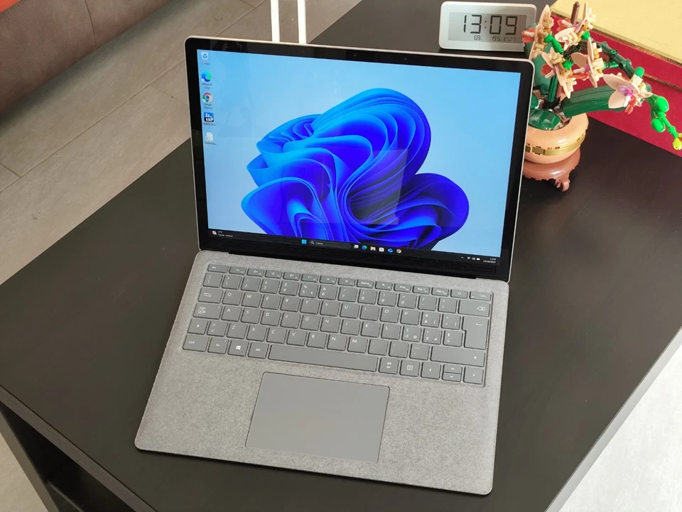 Microsoft Surface Laptop 3 - 13,5" Ram 16 Gb, SDD 1 Tb , CPU I7 10th Gen Intel - Immagine 2 di 4