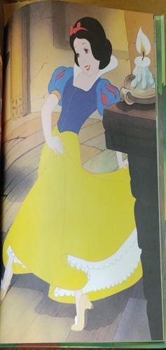 Mouse Works Hardcover Classics- Walt Disney’s Snow White And The Seven Dwarfs - Imagen 8 de 11