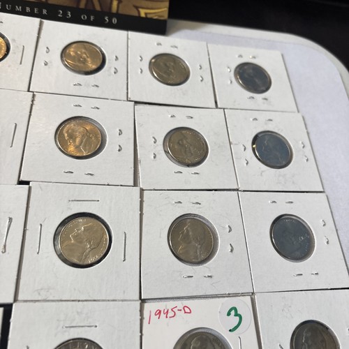 Large Lot of Miscellaneous US Coins & Currency Sets/meteorite rocks and More! - Bild 13 von 24