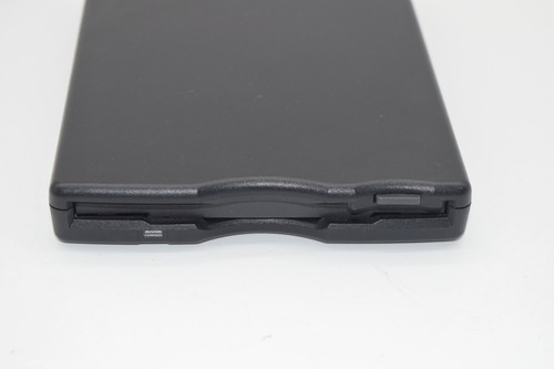 SmartDisk External 3.5” Inch Floppy Drive FDUSB-B2 Mitsumi D353FUE - Photo 2/5