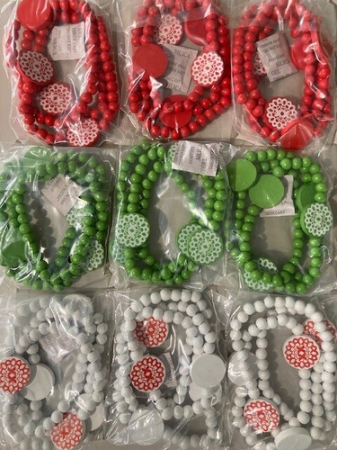 New 9 Pack Dos Equis XX Red, White, and Green Beer Party Beads Necklace - Photo 1 sur 11