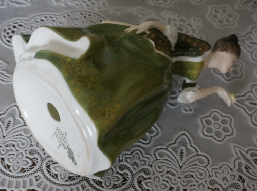VINTAGE Royal Doulton Figurine Fleur HN2368, England - Picture 8 of 9