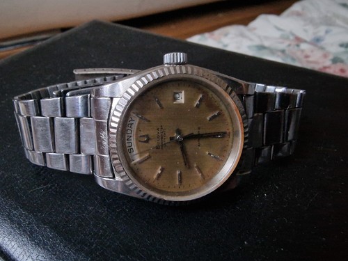 Vintage Bulova Automatic Seville Day Date .7.437845 - Picture 4 of 15