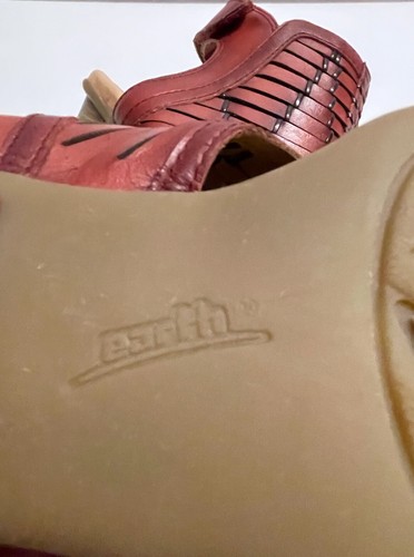 MSRP $129 EARTH SHOE SZ 8.5B - REGAL RED LIBRA - OPEN TOE SANDAL WITH 3.25"HEEL - Picture 8 of 11