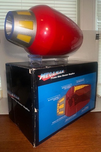 Mega Man Proto Man Buster Replica -ThinkGeek- NEW WITH STAND & SOUND- WORKS! - G - Picture 2 of 17