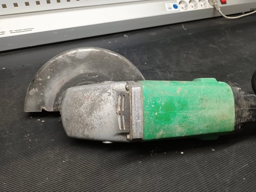 Hitachi G 23SA 230mm Angle Grinder – Non-Working, For Parts or Repair - Picture 5 of 11