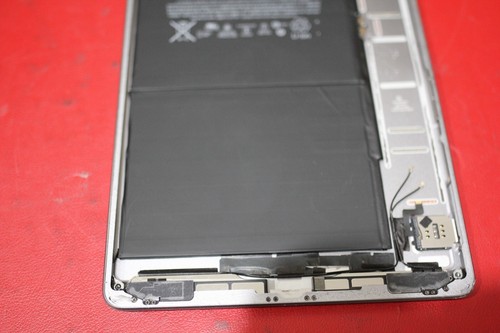 Original Apple iPad 6th Gen SPACE GRAY Back Housing Frame A1954 Battery Grade B - Picture 5 of 6