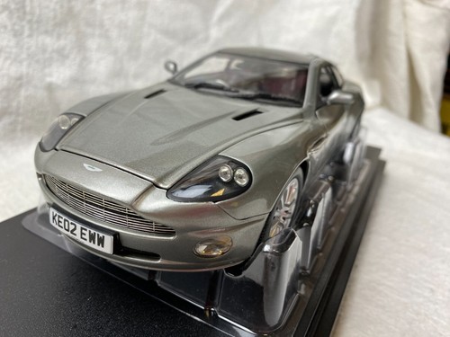NIB ERTL James Bond 007 DIE ANOTHER DAY ASTON MARTIN V12 VANQUISH 1:18 w/ QCard - Picture 10 of 17