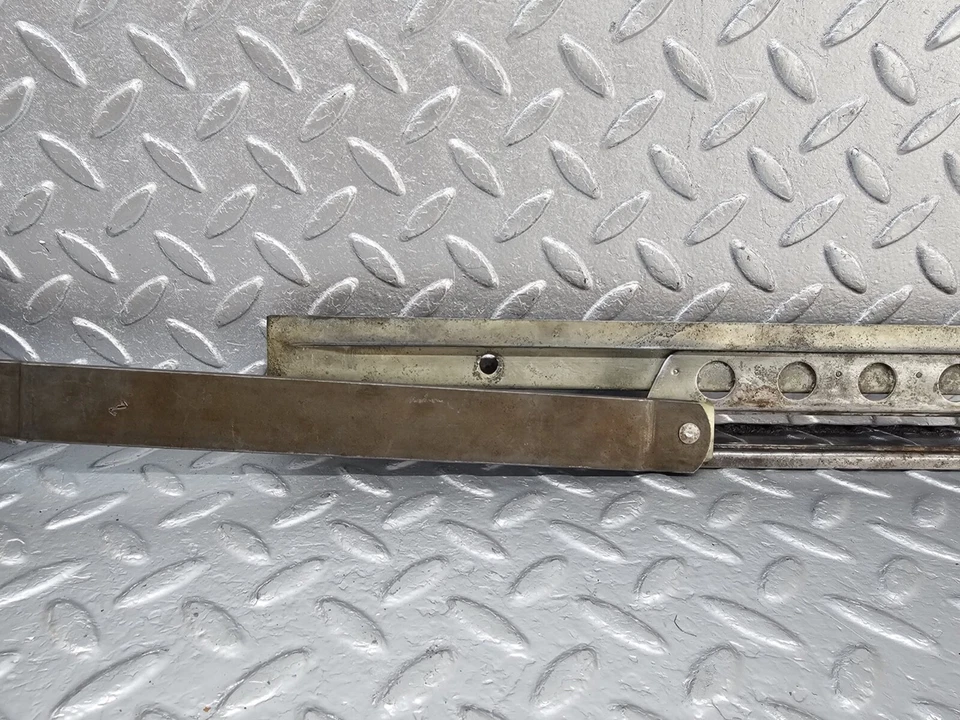 ⚙42670⚙ Mercedes-Benz W108 280SE Front Right Manual Window Regulator - Image 3 of 4